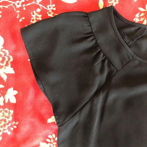 Superb Flutter Sleeve Chiffon-Like Blouse XS from Express - Picture 14 of 16